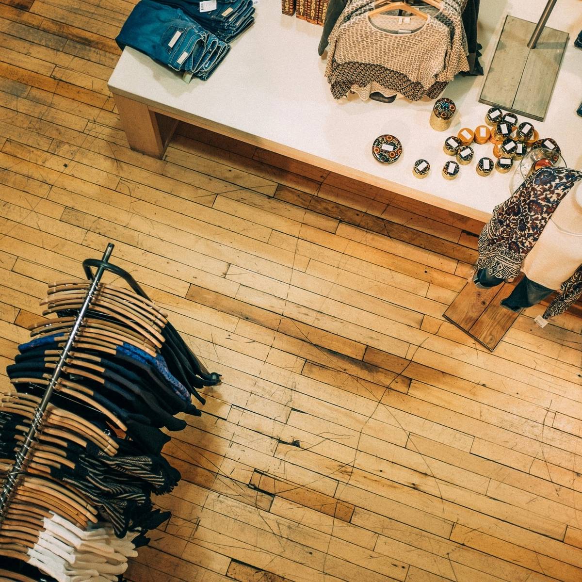 Kit de Productos Físicos de Moda de Temporada